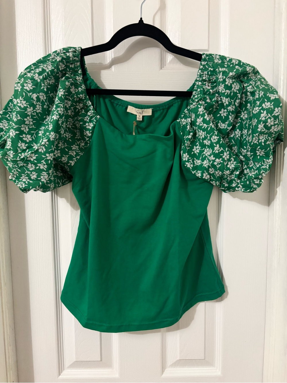 easel Green Puff-Sleeve Floral Blouse